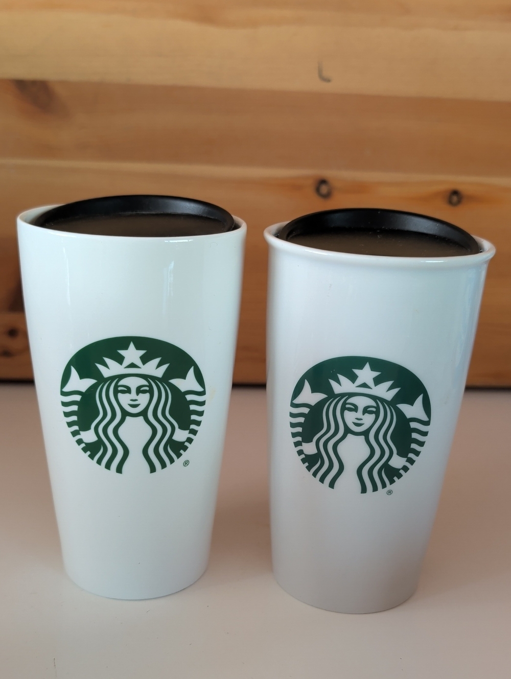 (1 NWT.) 2 Starbucks White Travel Tumblers with Green Siren Logos.🌟